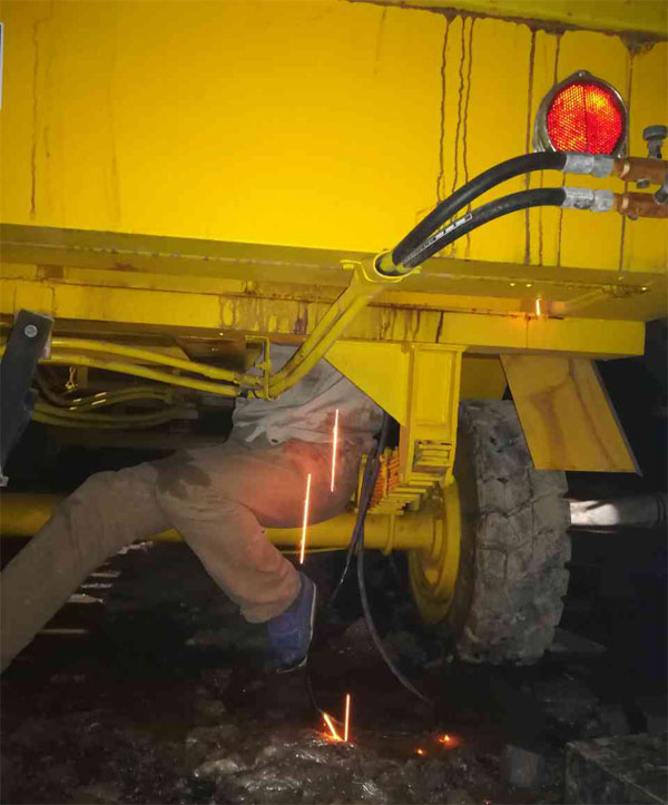 經(jīng)常鉆到車(chē)底作業(yè)