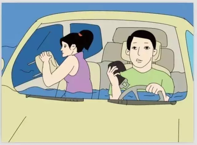 內澇時(shí)汽車(chē)被水圍困時(shí)自救