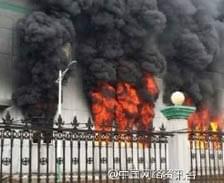 江西上饒晶科能源發(fā)生火災現場(chǎng)濃煙滾滾