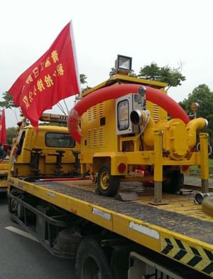 三業(yè)科技移動(dòng)泵車(chē)參加2016年上海某區防汛防臺積水搶排演練
