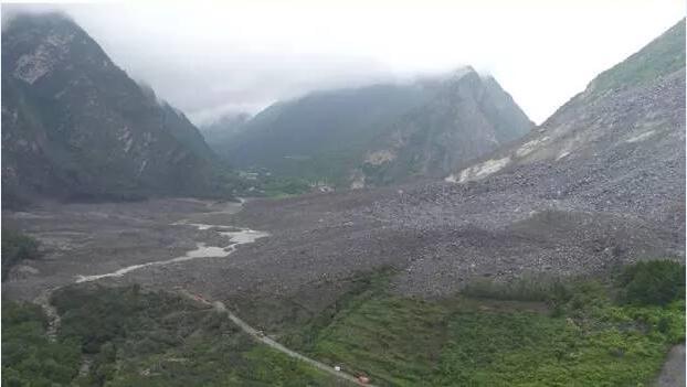 四川茂縣山體垮塌，整個(gè)村瞬間被活埋
